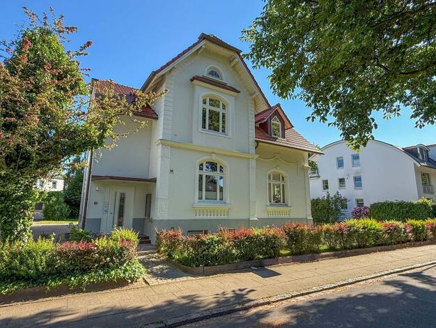 Wohnung zur Miete 1.050 € 2,5 Zimmer 117,5 m² Dachgeschoss frei ab 01.08.2025 Uetersen 25436