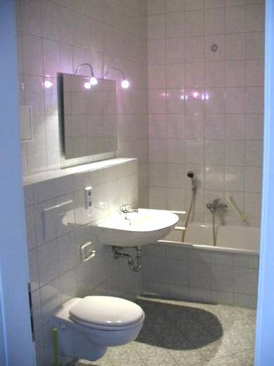 Wohnung zur Miete 270 € 2 Zimmer 61 m² 2. Geschoss frei ab sofort Julius-Fucik-Straße 28 Schloßberg Plauen 08523