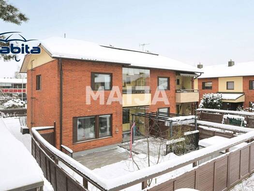 Reihenmittelhaus zum Kauf 298.000 € 5 Zimmer 113 m² 4.182,4 m² Grundstück Liljatie 9 Vantaa 01300