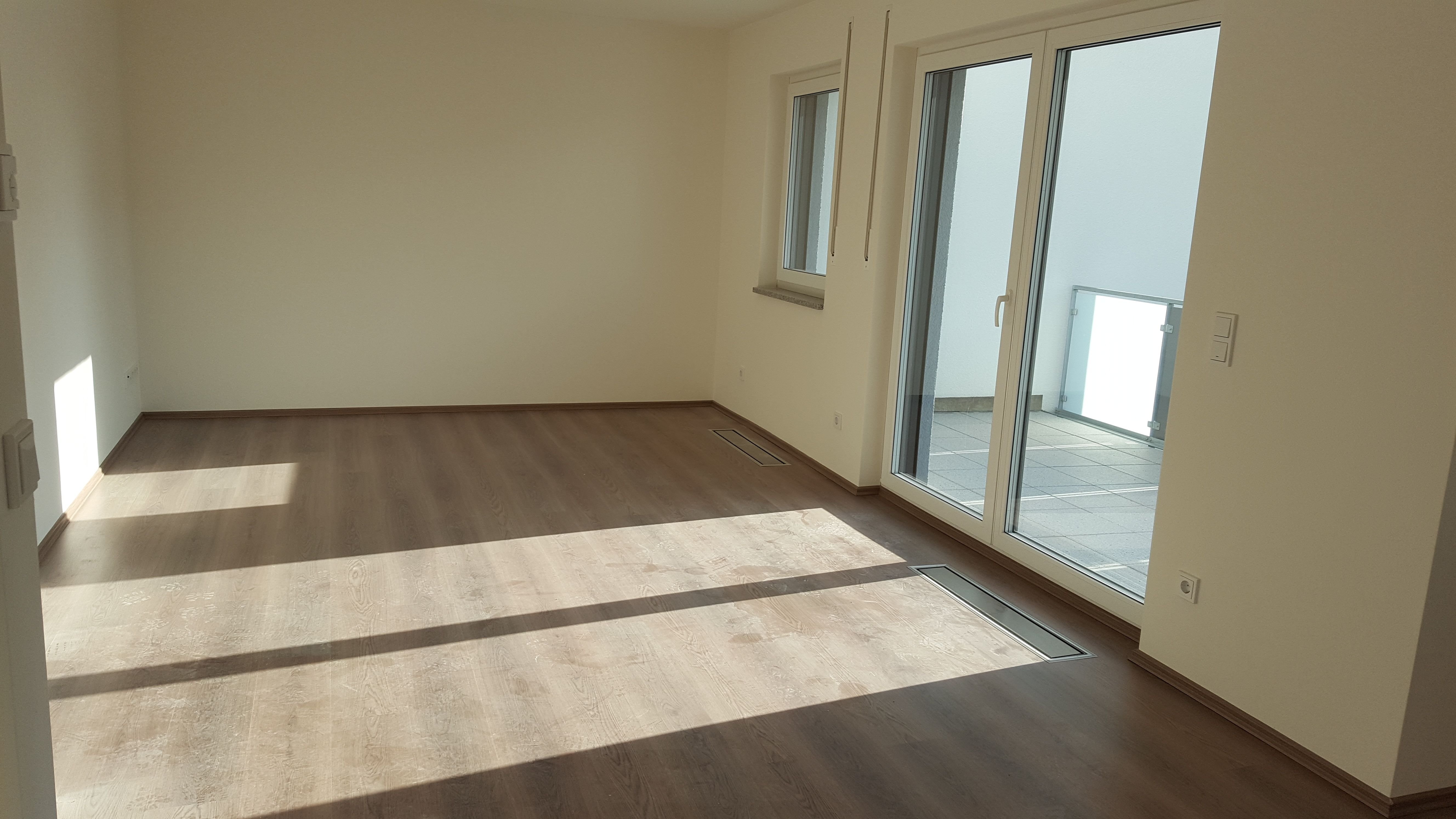 Wohnung zur Miete 970 € 2 Zimmer 67,9 m²<br/>Wohnfläche 2.<br/>Geschoss 01.03.2025<br/>Verfügbarkeit Jägerstraße Röthenbach Ost Nürnberg 90451