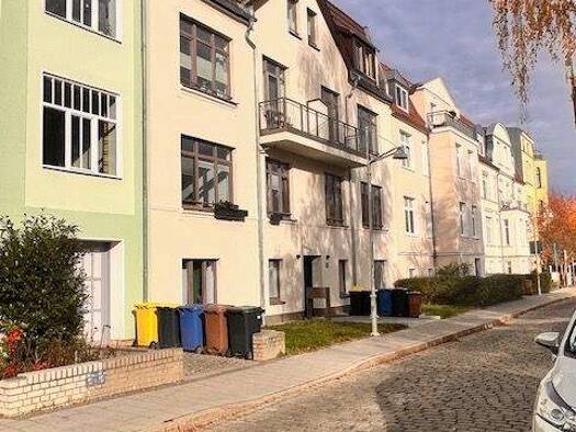 Wohnung zur Miete 1.700 € 3 Zimmer 96 m² 2. Geschoss frei ab 01.12.2025 Stadtmitte Rostock 18055