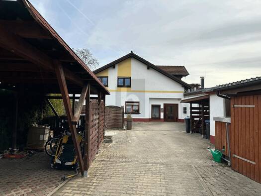 Mehrfamilienhaus zum Kauf als Kapitalanlage geeignet 359.000 € 15 Zimmer 410 m² 717 m² Grundstück Lucka Lucka 04613