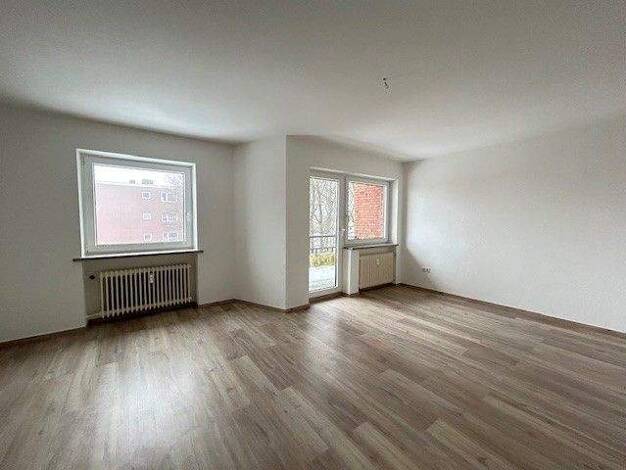 Wohnung zur Miete 559 € 4 Zimmer 80,6 m² 1. Geschoss Weidenstraße 13 Aldenburg Wilhelmshaven 26389