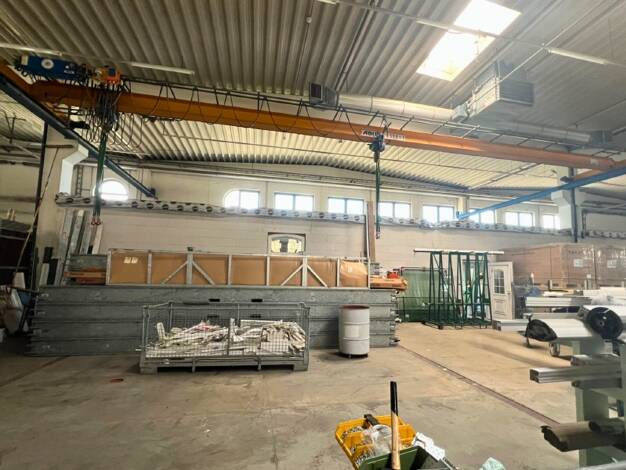 Produktionshalle zur Miete provisionsfrei 2.400 m² Lagerfläche teilbar ab 2.500 m² Bernburg 06406