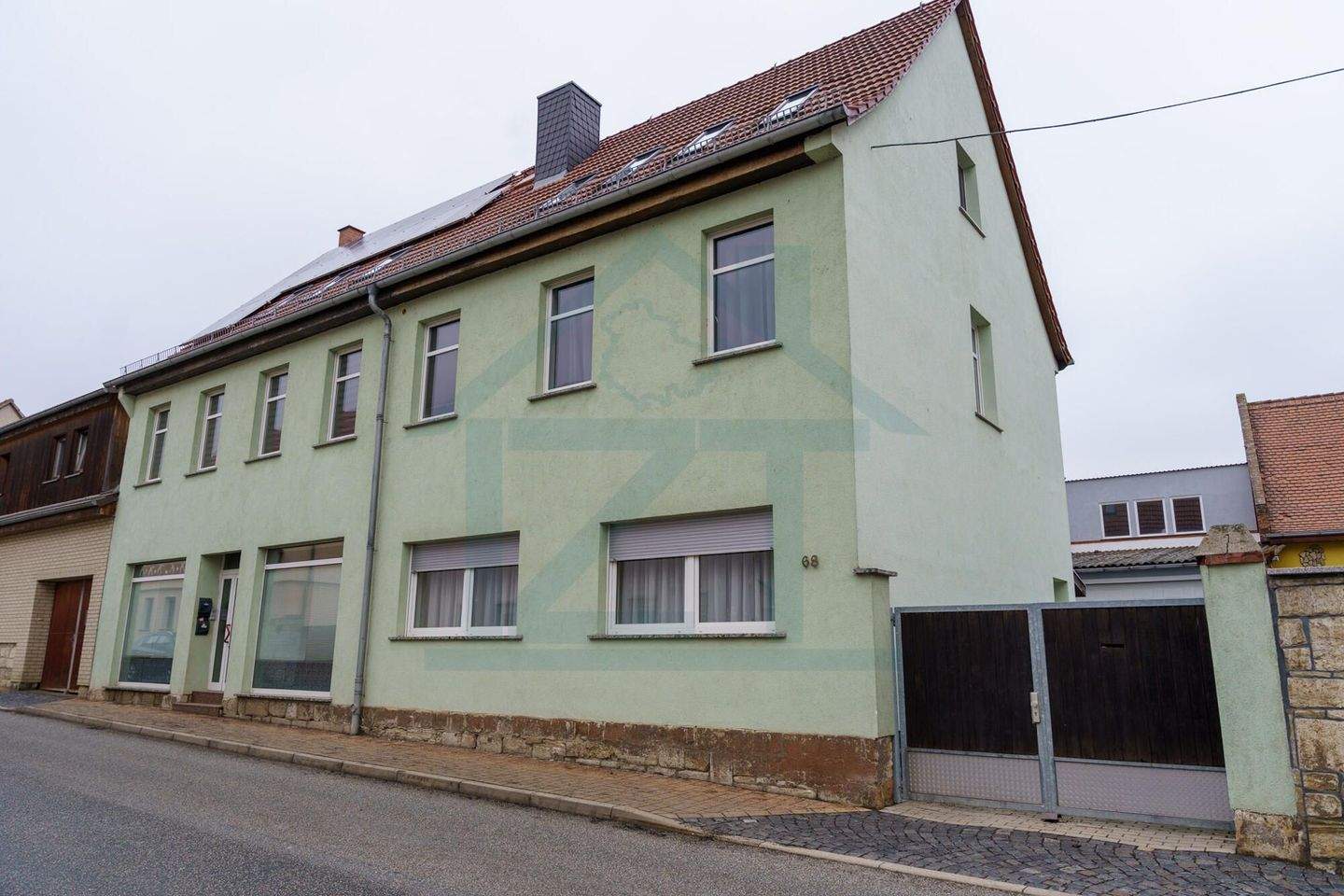 Immobilie in Bad Sulza - Vielseitiges Mehrfamilienhaus mit fünf Wohneinheiten und großem Grundstück in Bad Sulza - Bild 0