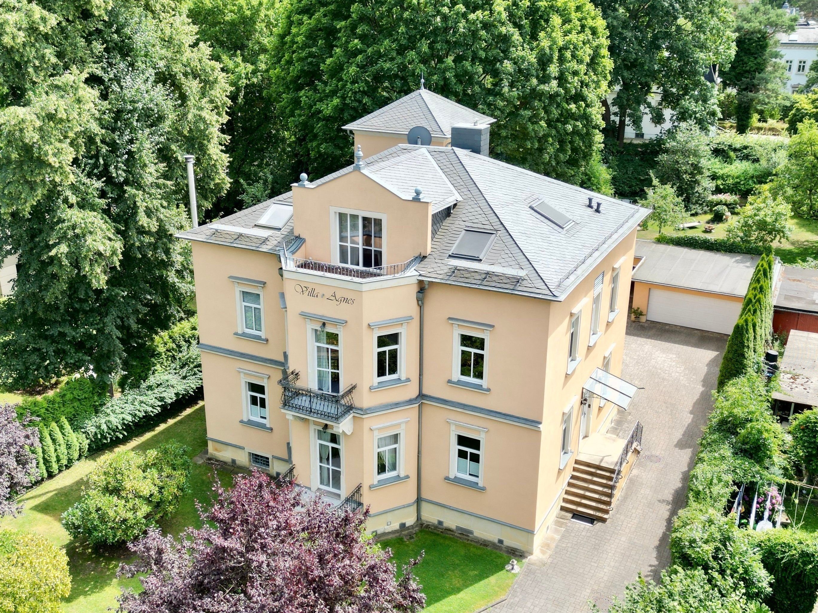 Villa zum Kauf 1.970.000 € 11 Zimmer 400 m²<br/>Wohnfläche 1.100 m²<br/>Grundstück Blasewitz (Schillerplatz) Dresden 01309