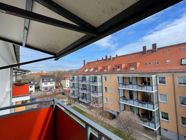 Wohnung zur Miete 417 € 3 Zimmer 69,6 m² 3. Geschoss frei ab sofort Berliner Str. 60 Innenstadt Gera 07545