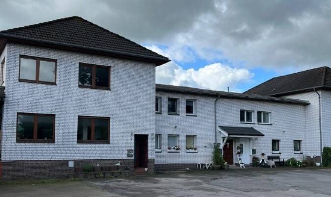 Haus zum Kauf 389.000 € 8 Zimmer 400 m²<br/>Wohnfläche 985 m²<br/>Grundstück Hohenlockstedt 25551