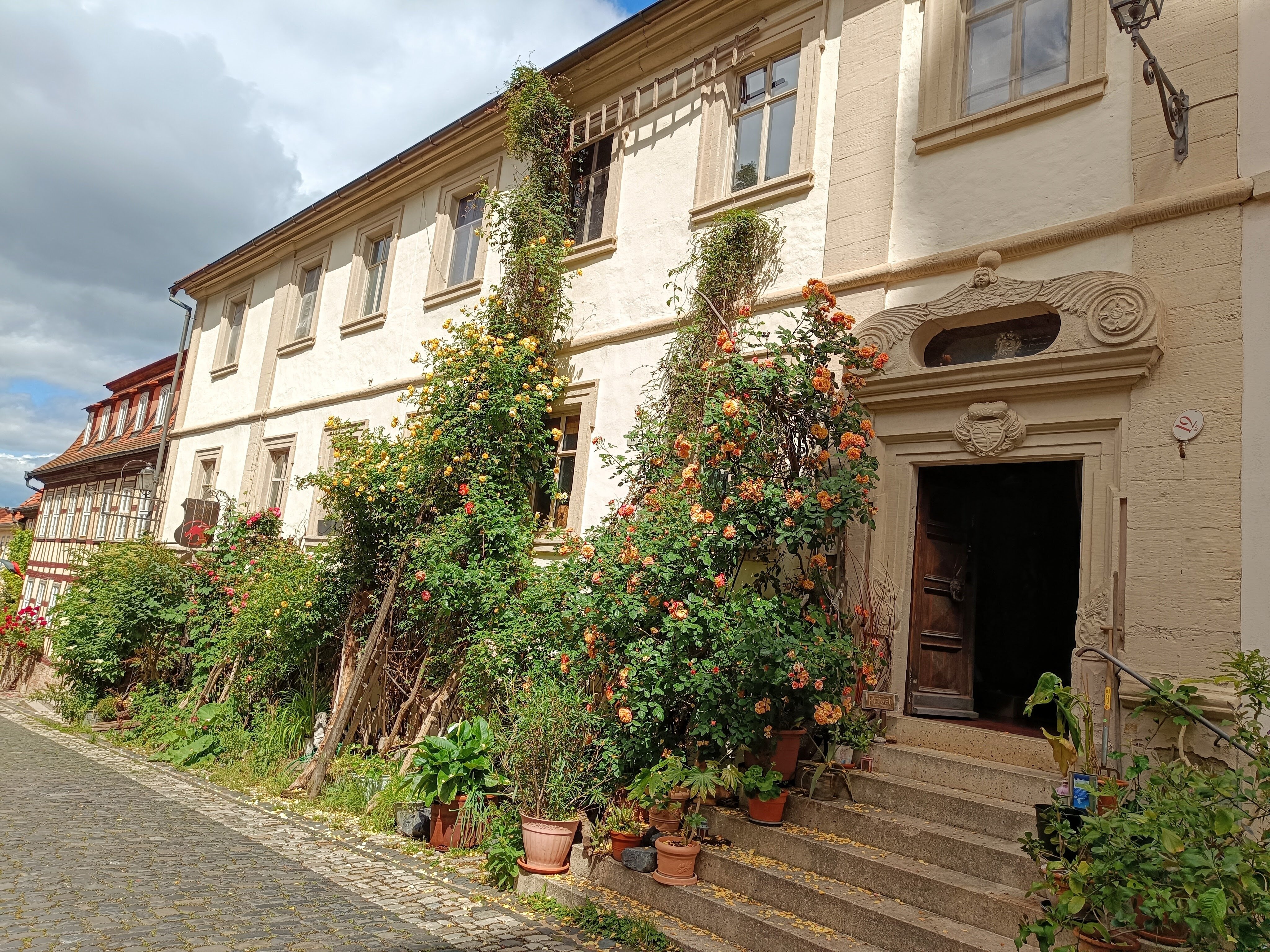 Mehrfamilienhaus zum Kauf als Kapitalanlage geeignet 460 m²<br/>Wohnfläche 636 m²<br/>Grundstück Königsberg Königsberg in Bayern 97486