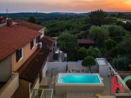 Haus zum Kauf 460.000 € 5 Zimmer 269 m² Pjescana Uvala, Vinkuran