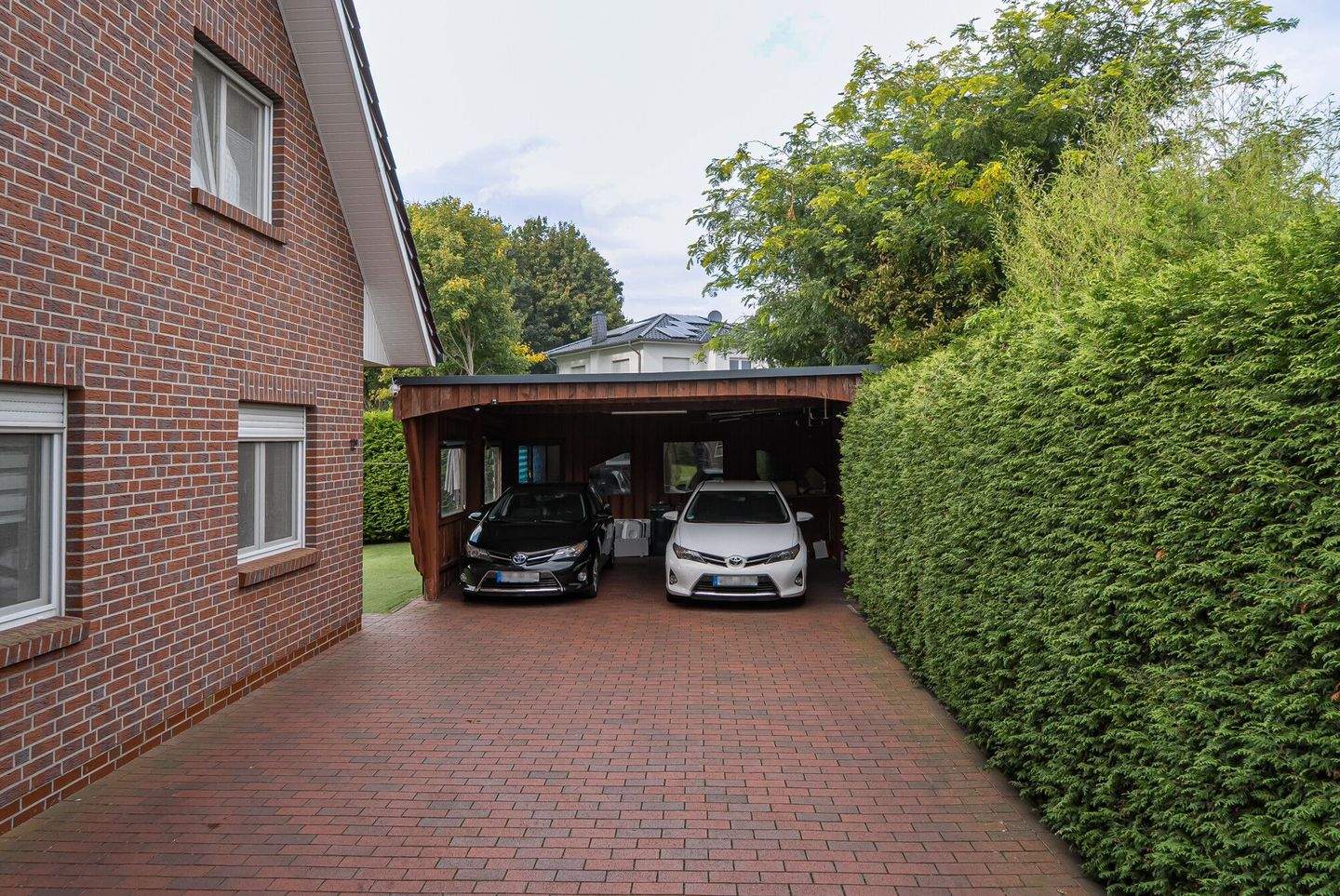 Immobilie in Barßel - Traumhaftes Familienhaus mit Einliegerwohnung, Wintergarten, Doppelcarport, PV-Anlage, u.v.m. - Bild 2