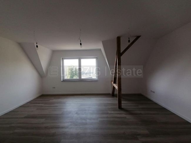 Wohnung zur Miete 850 € 4 Zimmer 103 m²<br/>Wohnfläche EG<br/>Geschoss ab sofort<br/>Verfügbarkeit Lengefelder Straße 5 Bernsdorf 427 Chemnitz / Hilbersdorf 09125