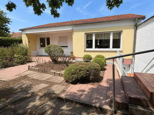 Einfamilienhaus zum Kauf 275.000 € 4 Zimmer 124 m² 514 m² Grundstück frei ab sofort Nelkenstraße 29 St. Ingbert Sankt Ingbert 66386