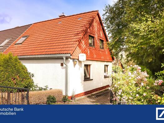 Doppelhaushälfte zum Kauf 159.000 € 3 Zimmer 80 m² 895 m² Grundstück Eckersbach Zwickau 08066