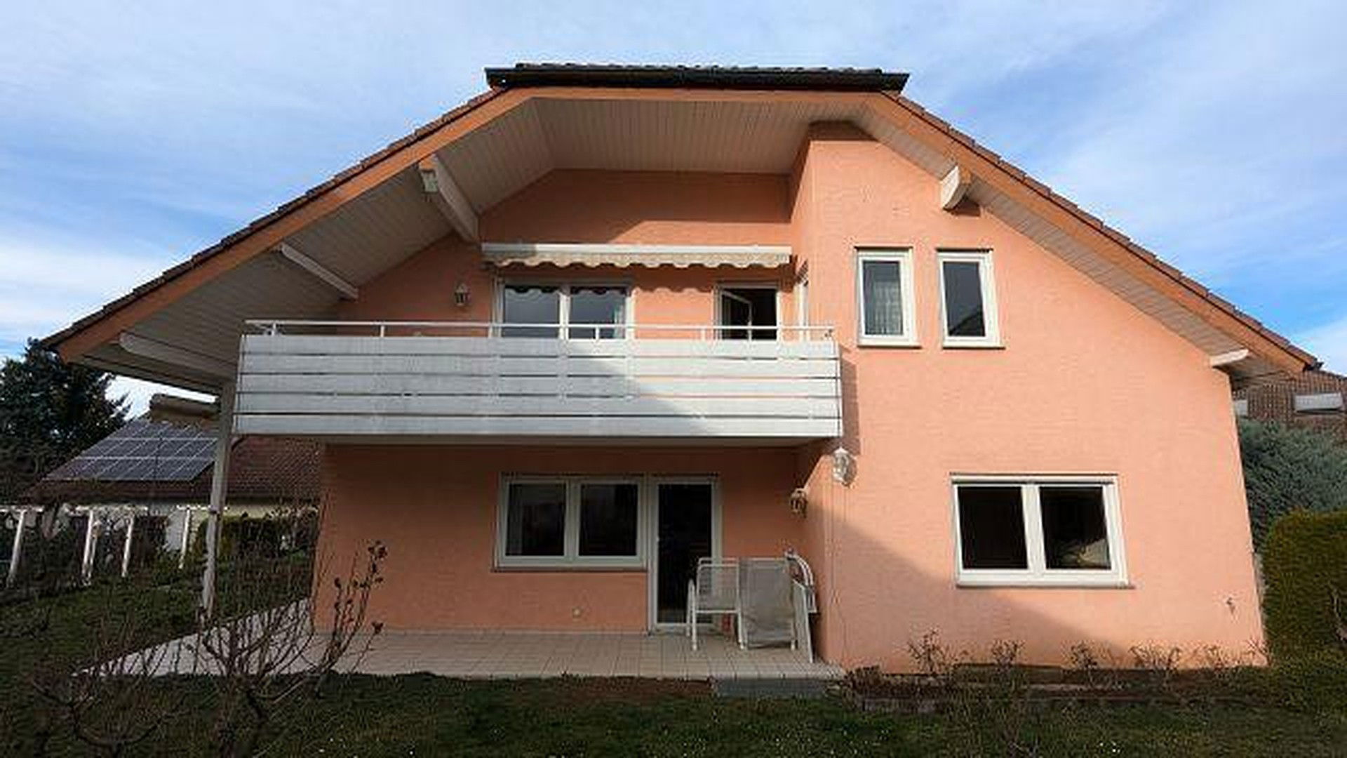 Mehrfamilienhaus zur Miete 2.200 € 8 Zimmer 182 m²<br/>Wohnfläche 700 m²<br/>Grundstück Neckarwestheim 74382