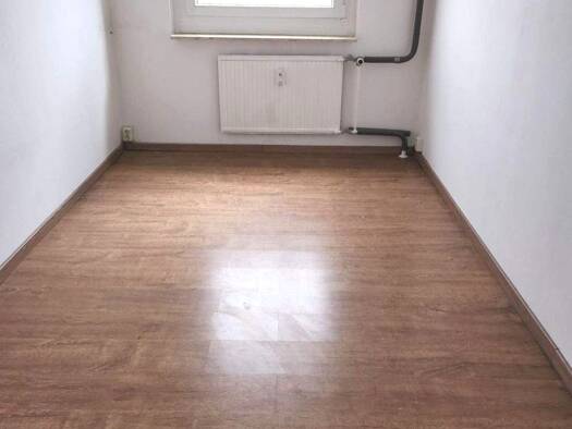 Wohnung zur Miete 340 € 3 Zimmer 68,3 m² 4. Geschoss frei ab sofort Außenring 19 Thurm Mülsen 08132