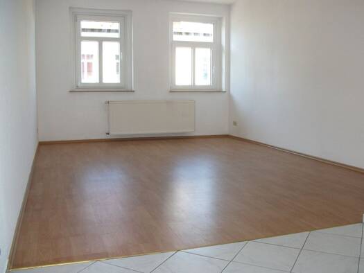 Wohnung zur Miete 294 € 2 Zimmer 49 m² Geschoss 2/3 frei ab sofort Altenburger Straße 3 Borna 04552