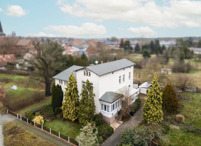 Einfamilienhaus zum Kauf 199.000 € 12 Zimmer 342 m²<br/>Wohnfläche 2.270 m²<br/>Grundstück Jerichow Jerichow 39319