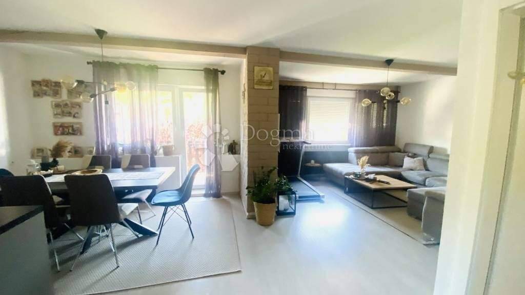 Haus zum Kauf 350.000 € 8 Zimmer 280 m² Dubrava - Klaka - Mirosevac