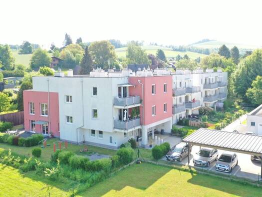 Wohnung zur Miete 423 € 2 Zimmer 49,9 m² 3. Geschoss Krumbach 2851