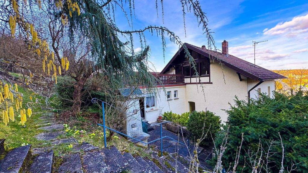 Einfamilienhaus zum Kauf als Kapitalanlage geeignet 579.000 € 9 Zimmer 250 m² 680 m² Grundstück Zell a. Main 97299