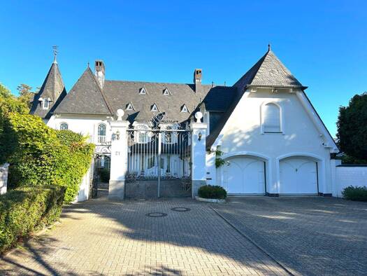 Einfamilienhaus zum Kauf 13 Zimmer 682 m² 2.300 m² Grundstück Hanebuthwinkel 21 Groß Buchholz Hannover 30655