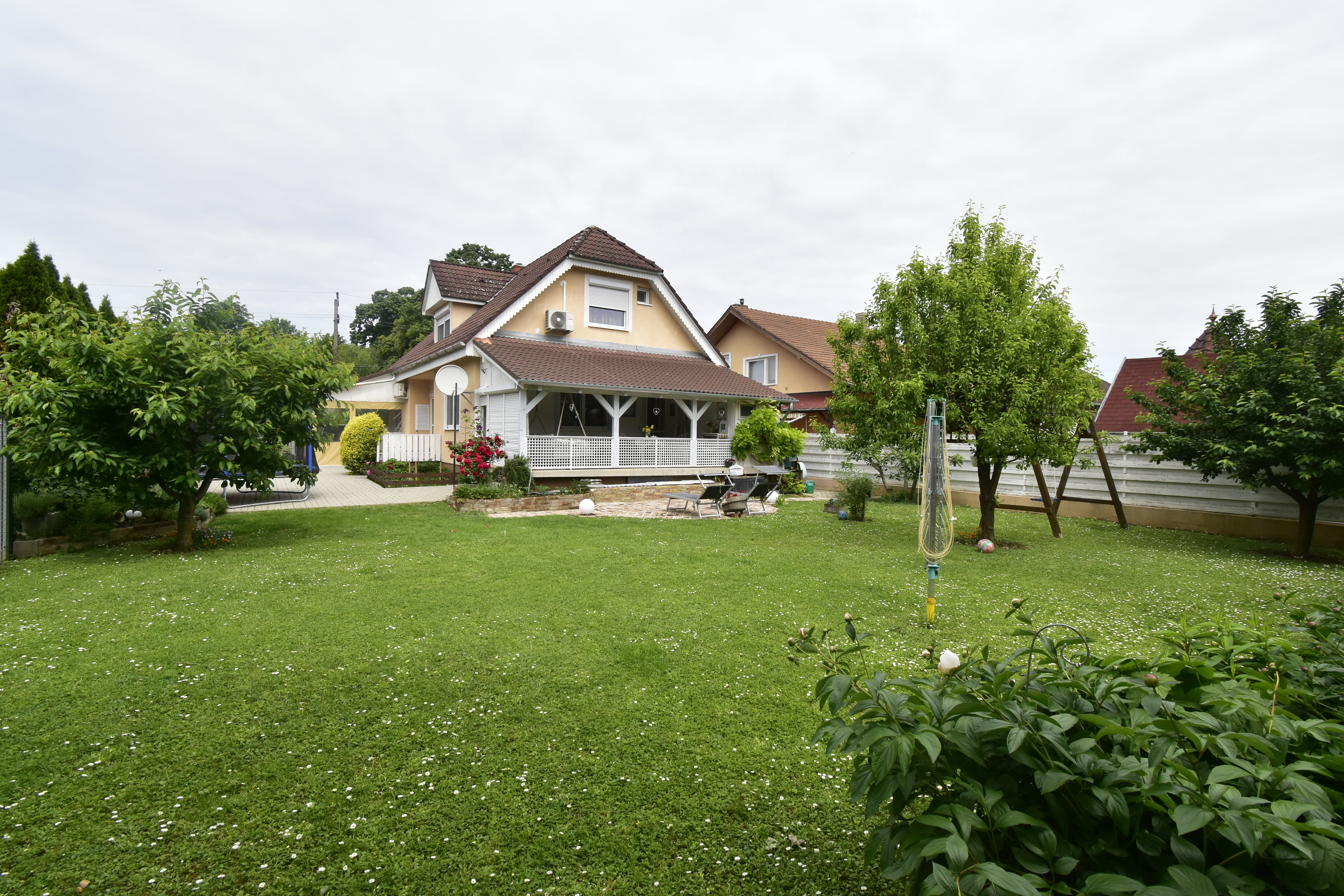 Haus zum Kauf provisionsfrei 259.000 € 4 Zimmer 150 m²<br/>Wohnfläche 560 m²<br/>Grundstück Balatonberény