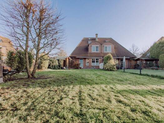 Doppelhaushälfte zum Kauf provisionsfrei 528.000 € 5 Zimmer 101,1 m² 377,5 m² Grundstück frei ab 01.05.2026 Quickborn 25451