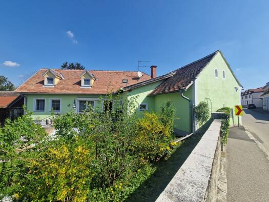 Einfamilienhaus zum Kauf 298.000 € 6 Zimmer 130 m² 1.566 m² Grundstück Hollabrunn 2020