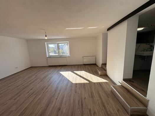 Terrassenwohnung zur Miete 1.100 € 3 Zimmer 92 m² Geschoss EG/1 frei ab sofort Eilsbrunn Sinzing 93161