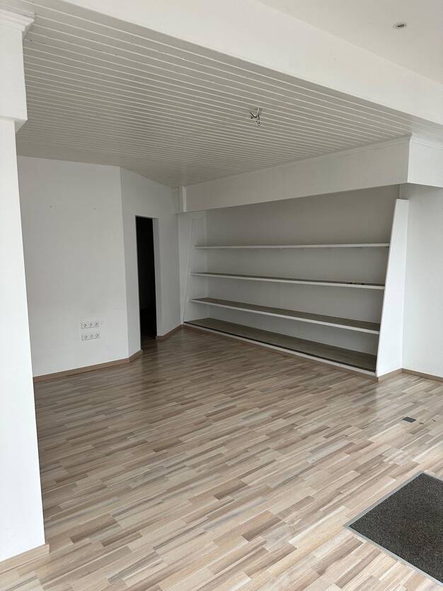 Laden zur Miete provisionsfrei 550 € 2 Zimmer 65 m² Verkaufsfläche Letmathe Iserlohn 58642