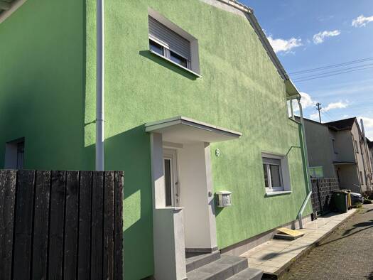 Einfamilienhaus zur Miete 2.950 € 5,5 Zimmer 153 m² frei ab 01.01.2026 Griesheim Frankfurt am Main 65933