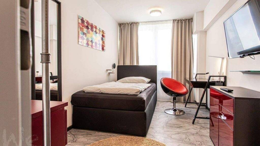 WG-Zimmer zur Miete auf Zeit 530 € 1 Zimmer 16 m² frei ab sofort Taunusstraße 5.OG Bahnhofsviertel Frankfurt am Main 60329