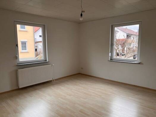 WG-Zimmer zur Miete 1.105 € 4 Zimmer 92 m² Geschoss EG/2 frei ab sofort Neuhausen Metzingen 72555