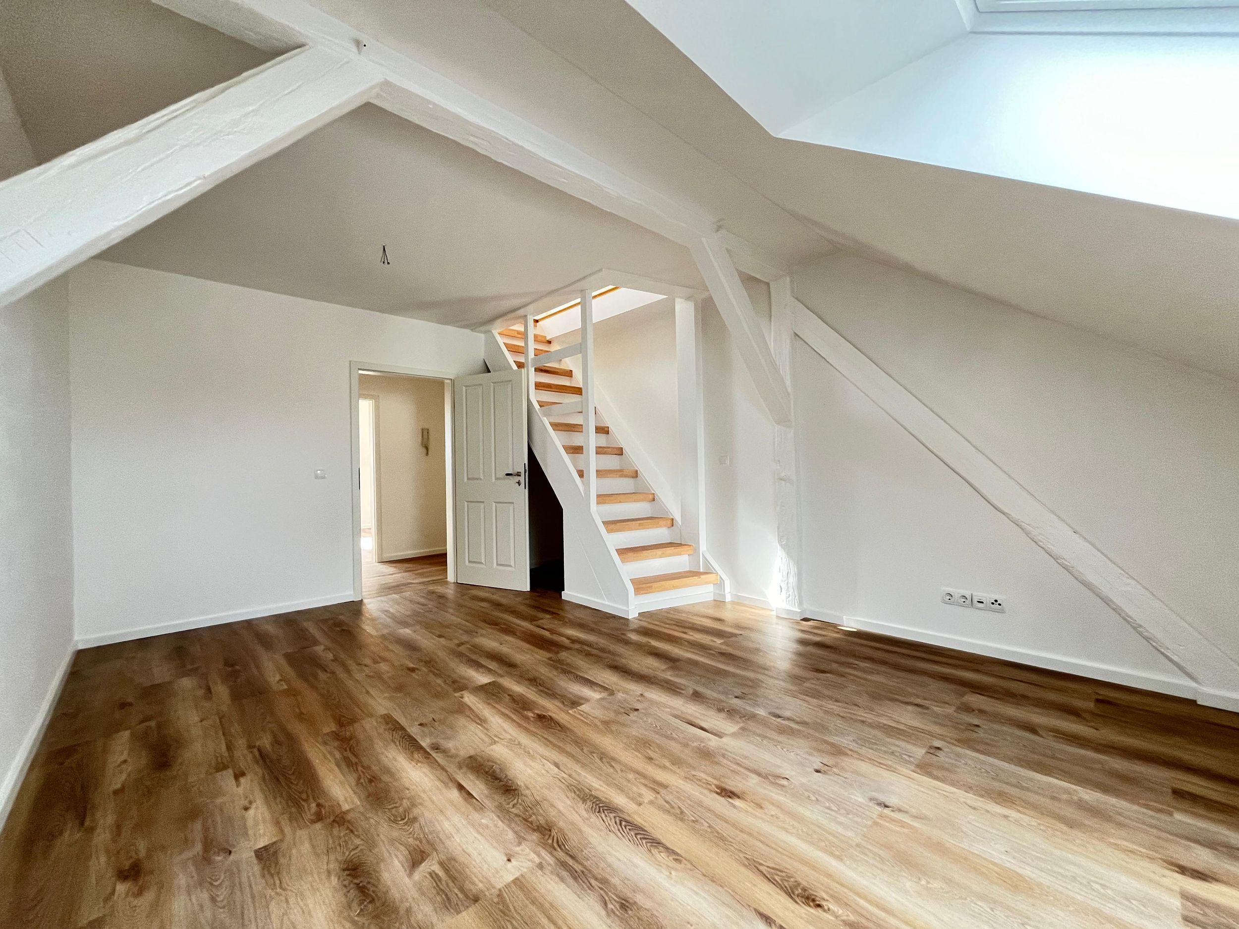 Maisonette zur Miete 690 € 4 Zimmer 101 m²<br/>Wohnfläche 4.<br/>Geschoss ab sofort<br/>Verfügbarkeit Otto- Buchwitz- Platz 7 Innenstadt Görlitz 02826