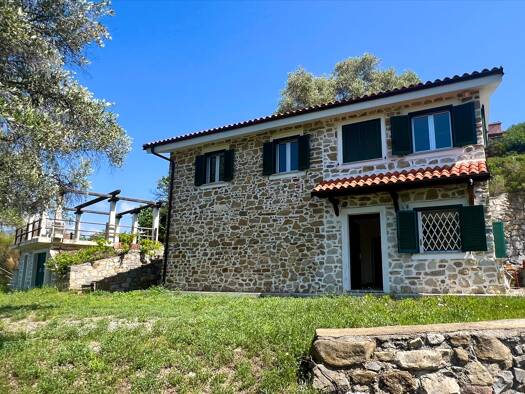 Einfamilienhaus zum Kauf 335.000 € 6 Zimmer 59 m² 16.020 m² Grundstück frei ab sofort Località Cian de Cà Camporosso 18033