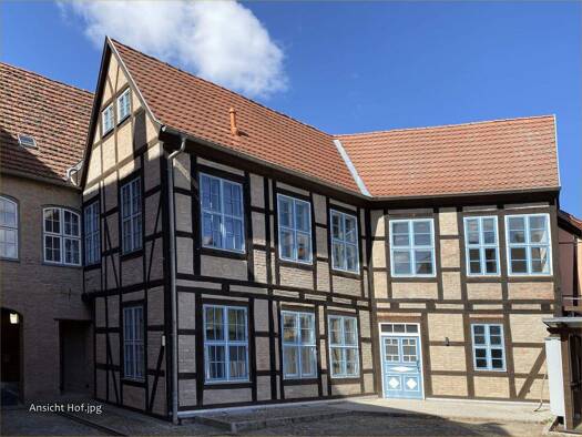 Wohnung zur Miete 1.245 € 5 Zimmer 166 m² 1. Geschoss frei ab 01.01.2026 Domplatz 15 Güstrow 18273