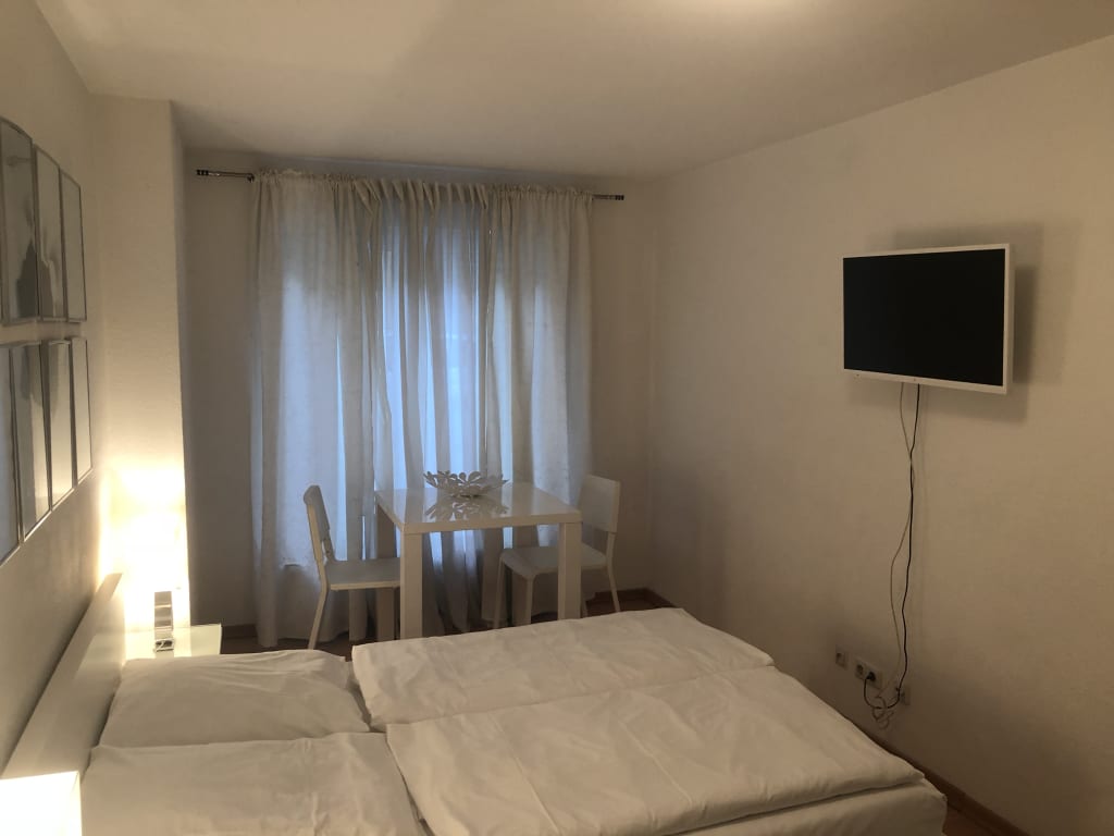 Wohnung zur Miete Wohnen auf Zeit 1.497 € 1 Zimmer 18 m²<br/>Wohnfläche ab sofort<br/>Verfügbarkeit Holzgasse Altstadt - Süd Köln 50676