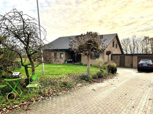 Einfamilienhaus zur Miete 2.200 € 7 Zimmer 212 m² 2.100 m² Grundstück frei ab sofort Hoetmar Warendorf 48231