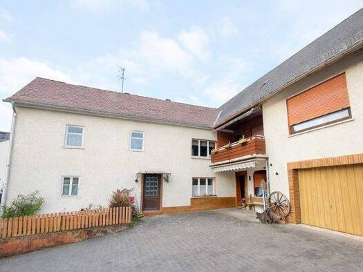 Mehrfamilienhaus zum Kauf 280.000 € 9 Zimmer 350 m² 1.055 m² Grundstück Aßlar 35614