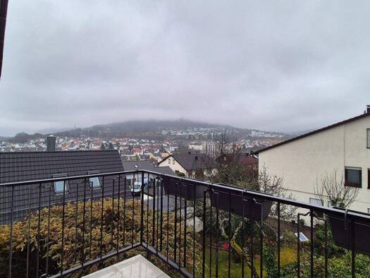 Wohnung zur Miete 1.250 € 3 Zimmer 99 m² 3 Geschosse frei ab 01.05.2026 Elsterweg 51 Pfullingen 72793