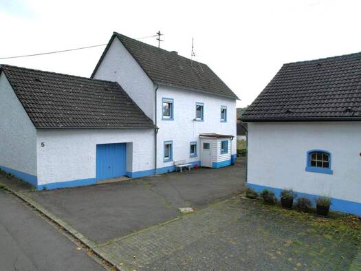 Bauernhaus zum Kauf 168.000 € 145 m² 3.188 m² Grundstück frei ab sofort Gönnersdorf 54584