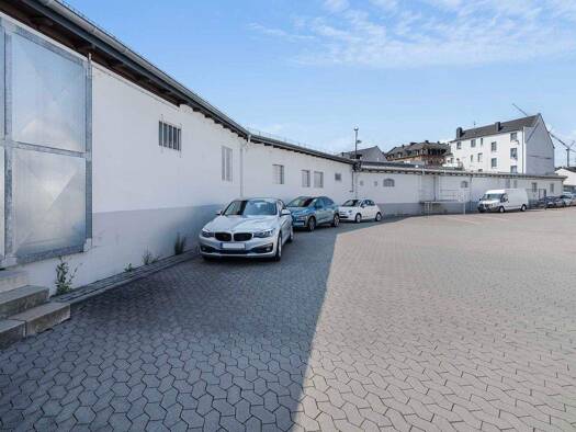 Lagerhalle zur Miete 2.350 € 550 m² Lagerfläche Koblenz 56070
