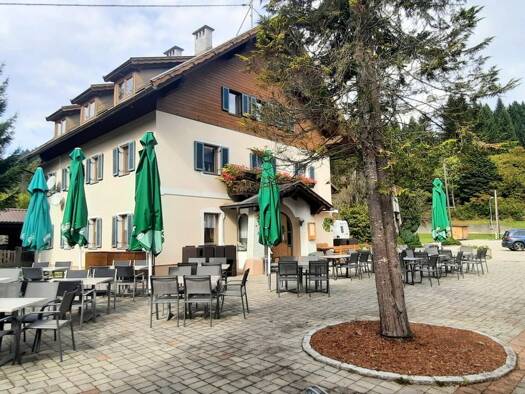 Hotel zum Kauf 749.000 € 3.578 m² Grundstück Kötschach 9640