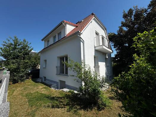 Einfamilienhaus zur Miete 3.200 € 8 Zimmer 200 m² 582 m² Grundstück frei ab 24.07.2026 Dotzheim Wiesbaden / Dotzheim 65199