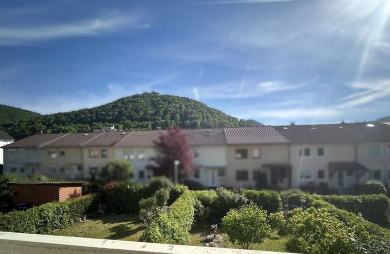 Haus zum Kauf 325.000 € 5 Zimmer 121 m² 201 m² Grundstück Bad Urach Bad Urach 72574