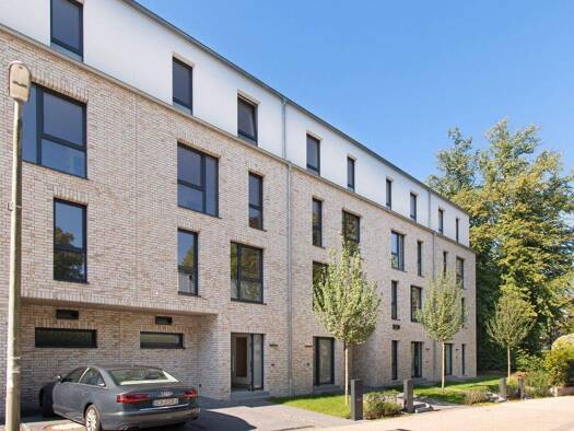 Stadthaus zur Miete 4.050 € 6,5 Zimmer 205 m² 146 m² Grundstück frei ab 01.06.2026 Alsterdorf Hamburg 22297