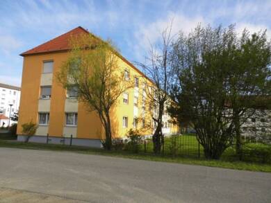 Wohnung zur Miete 300 € 2 Zimmer 50 m² 2. Geschoss frei ab 01.08.2025 Einsteinstraße, 20 mitte Lauta Lauta 02991