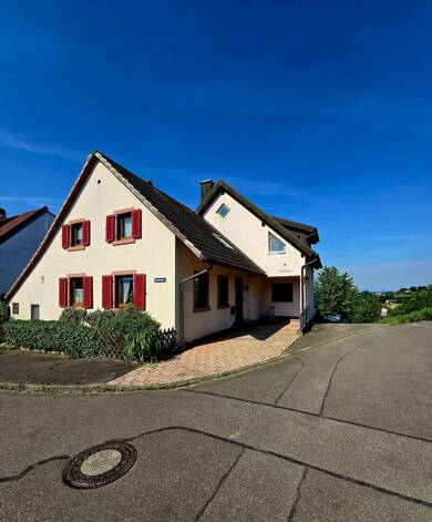 Einfamilienhaus zum Kauf 645.000 € 7,5 Zimmer 180 m² 857 m² Grundstück Windenreute Emmendingen- Windenreute 79312