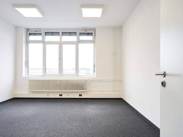 Bürofläche zur Miete 498 € 38,1 m² Bürofläche Carl-Reuther-Straße 1 Waldhof Mannheim 68305
